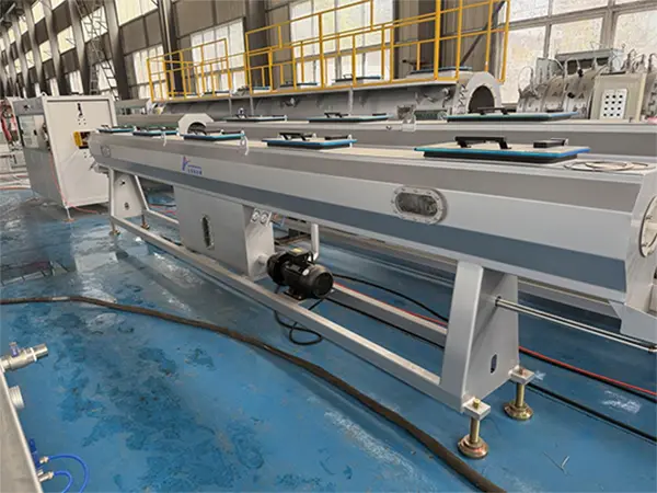 Essai réussi d'une machine à tubes PE de 16 à 110 mm