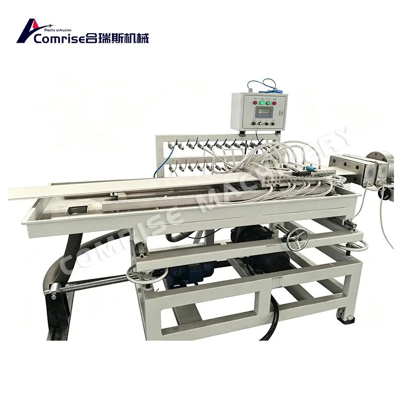 Ligne de production de profilés de plafond en PVC